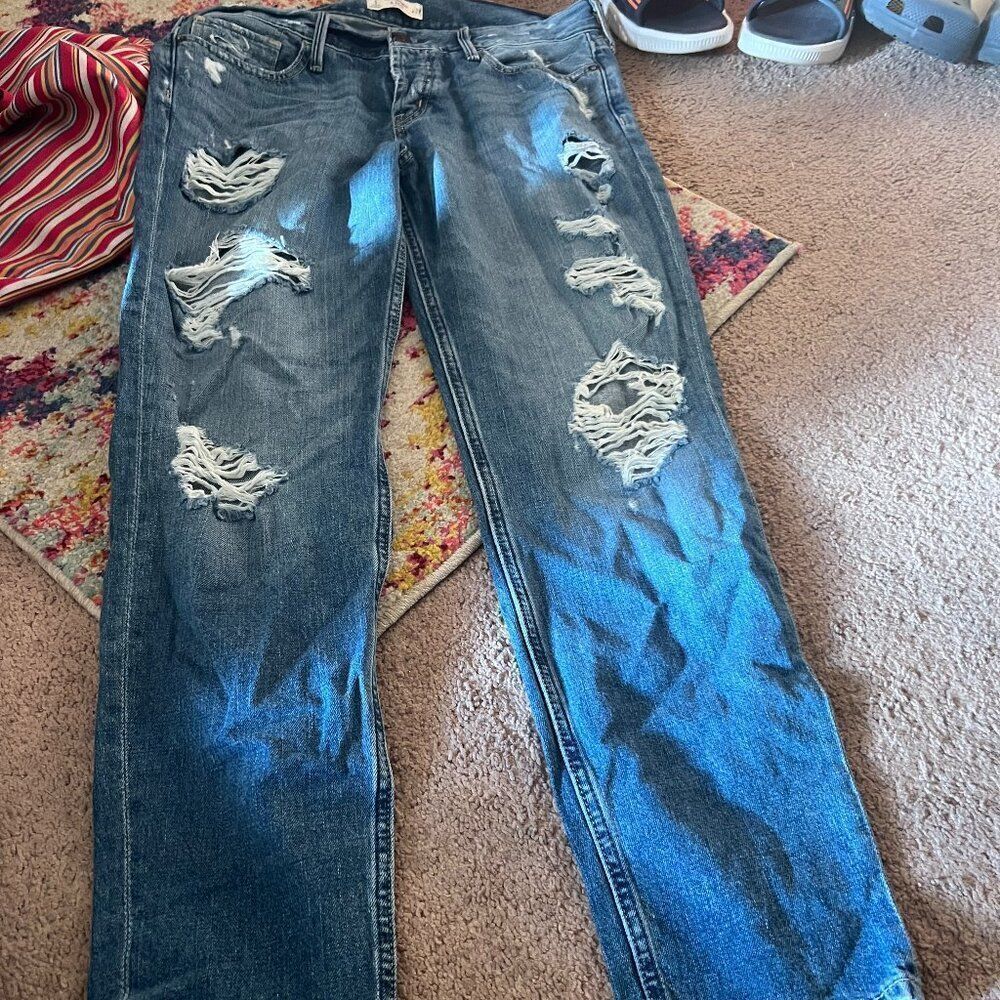 Abercrombie & Fitch distressed jeans 28